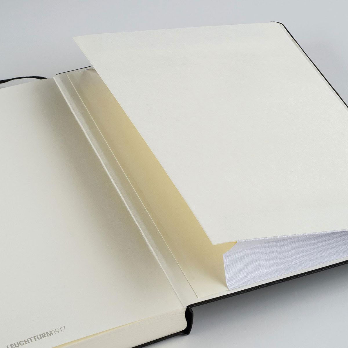 Notebook A5 Medium Plain i gruppen Papir & Blok / Skriv og noter / Notesbøger hos Pen Store (100610_r)