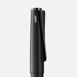 Studio Lx All Black Fyldepen i gruppen Penne / Fine Writing / Fyldepenne hos Pen Store (102104_r)