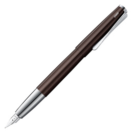 Studio Dark Brown Fyldepen Extra-Fine i gruppen Penne / Fine Writing / Fyldepenne hos Pen Store (128807)