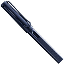 Safari Fyldepen Dark Dusk Medium i gruppen Penne / Fine Writing / Fyldepenne hos Pen Store (135233)