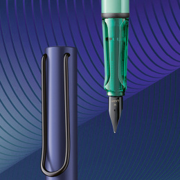 AL-star Fyldepen Dark Dusk i gruppen Penne / Fine Writing / Fyldepenne hos Pen Store (135611_r)