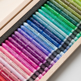 Neocolor II Aquarelle 50 years Wooden Box 50-sæt i gruppen Kunstnerartikler / Kunstnerfarver / Pastel / Vokspasteller hos Pen Store (135633)