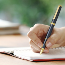 BISO Fyldepen Nebula Black i gruppen Penne / Fine Writing / Fyldepenne hos Pen Store (136077_r)