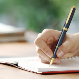 BISO Fyldepen Flame Red i gruppen Penne / Fine Writing / Fyldepenne hos Pen Store (136079_r)