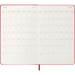 Kalender 12M Daily 2026 Hardcover Large Red i gruppen Papir & Blok / Kalendere / 12 mdr kalendere hos Pen Store (136084)