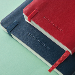 Classic Soft Cover Notebook Large Blue Dotted i gruppen Papir & Blok / Skriv og noter / Notesbøger hos Pen Store (136828)