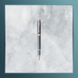 IM Finishing Touch Slate Rollerball i gruppen Penne / Fine Writing / Rollerballpenne hos Pen Store (137387)