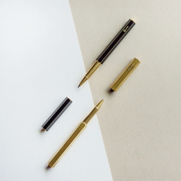 Classic Revolve Rollerball Black i gruppen Penne / Fine Writing / Rollerballpenne hos Pen Store (137414)