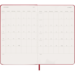 Kalender 12M Daily 2027 Hardcover Large Red i gruppen Papir & Blokke / Kalendere / 12 mdr kalendere hos Pen Store (137426)