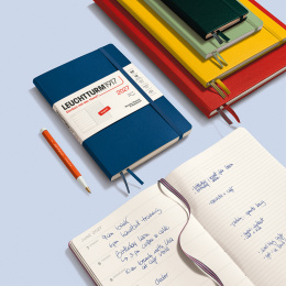 Kalender Weekly Planner & Notebook 2027 A5 Cherry i gruppen Papir & Blokke / Kalendere / 12 mdr kalendere hos Pen Store (137516)