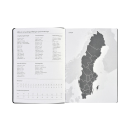 Kalender Björn 2027 A5 Weekly Vertikal Sort i gruppen Papir & Blokke / Kalendere / 12 mdr kalendere hos Pen Store (138283)