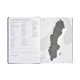 Kalender Björn 2027 A5 Weekly Horisontell Tranebærrød i gruppen Papir & Blokke / Kalendere / 12 mdr kalendere hos Pen Store (138289)
