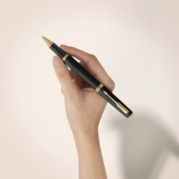 Meridian Matte Black/Chrome Rollerball i gruppen Penne / Fine Writing / Rollerballpenne hos Pen Store (138297)