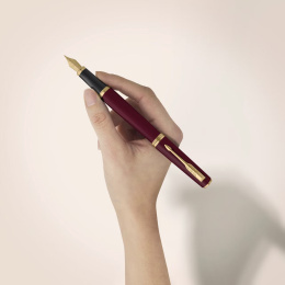 Meridian Red/Gold Fyldepen i gruppen Penne / Fine Writing / Eksklusive penne hos Pen Store (138315_r)